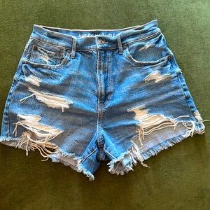 American Eagle Outfitters Highest Rise 90s Distressed Boyfriend short